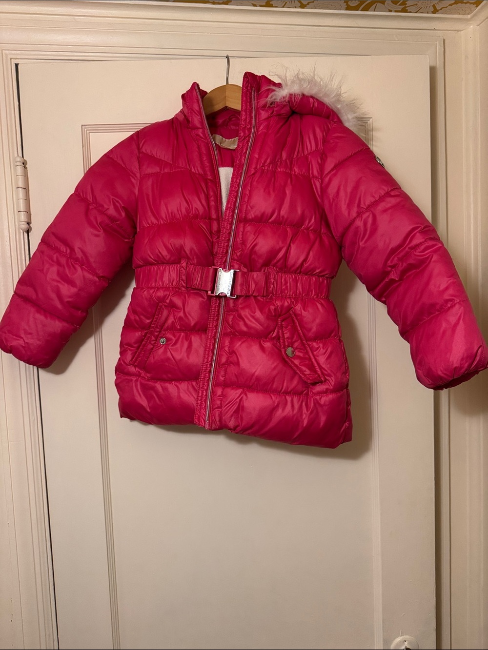 Michael Kors size 5/6 Girls' Hot Pink Puffer Coat Belt and Faux Fur detach hood